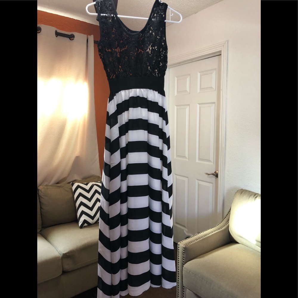 👗Vestido largo rayado, negro con blanco sz S
